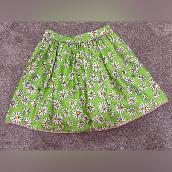 Dresses & Skirts - Boutique Moschino Floral Daisy Mini Skirt - size 6 - Pristine condition